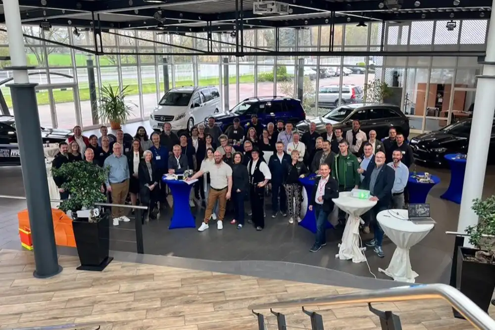 Unternehmer treffen sich zum Frühstück im Autohaus Moll!